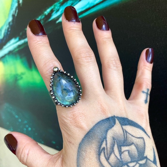 Natural Blue green iridescent flash labradorite gemstone adjustable ring - Picture 3 of 15